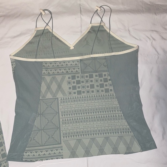 NWT pack JORDAN X BEPHIE'S BEAUTY SUPPLY TANK WITH DETACHABLE SLEEVES - Picture 10 of 13